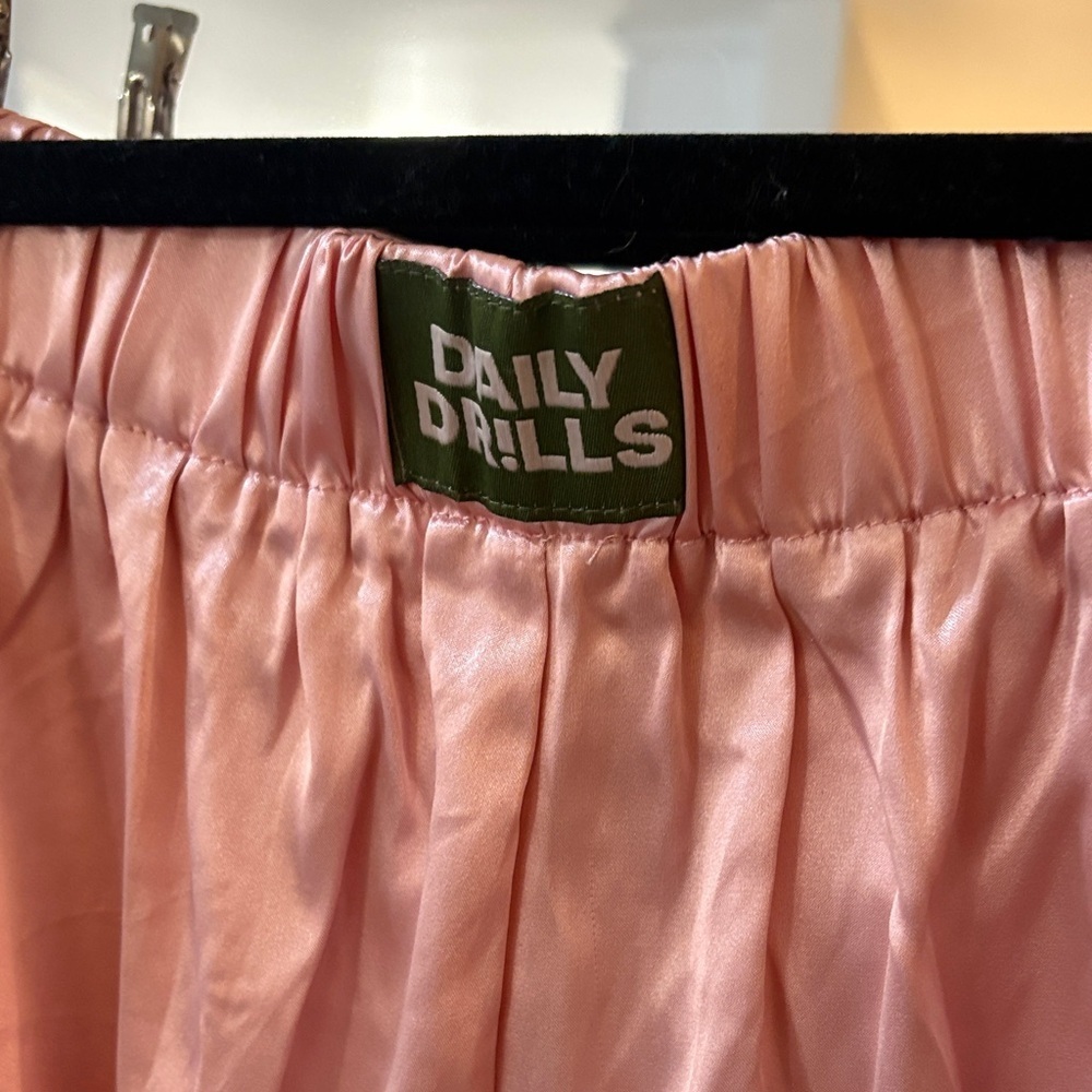 Daily Drills Blush Satin Pants - Picture 4 of 5